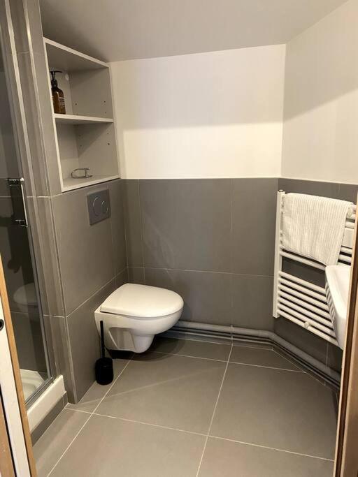 Modern Parisian Flat In Montparnasse Area * Parijs