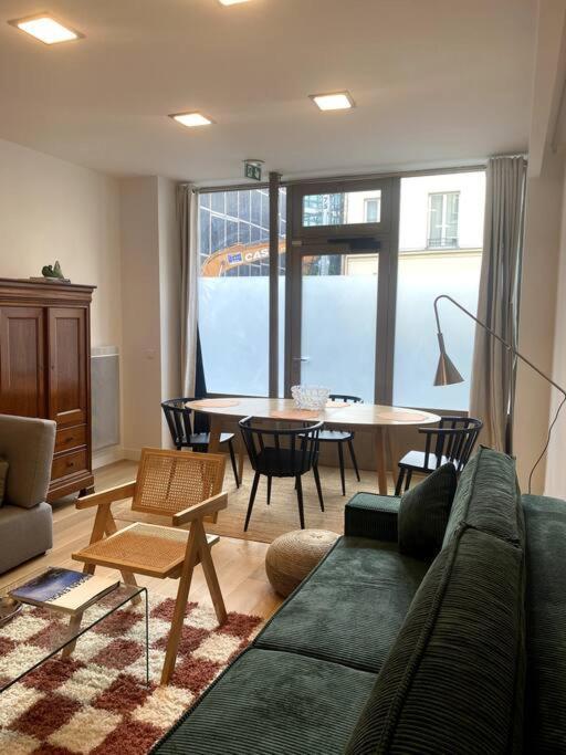 Modern Parisian Flat In Montparnasse Area Parijs